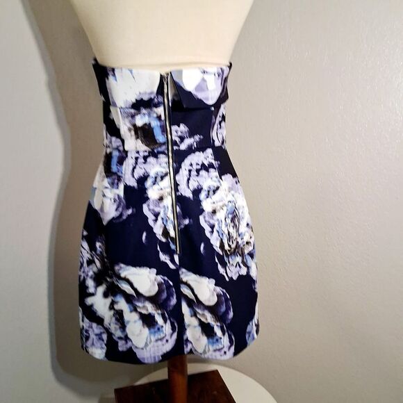 Finders Keepers Certain Romance Floral Dress Size Large - Picture 5 of 11